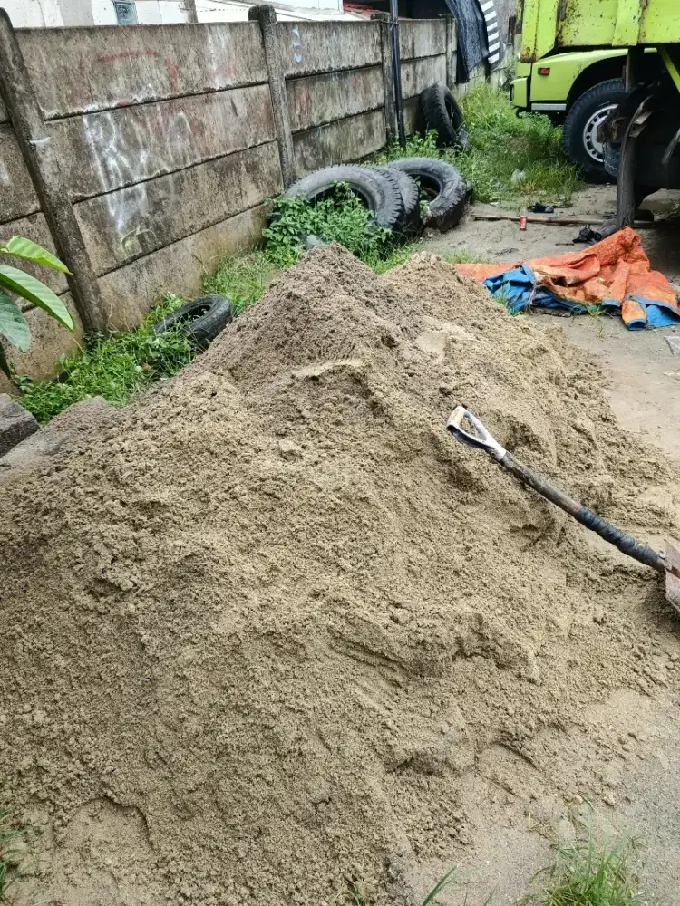 Satu pickup pasir jalupang, cocok untuk plester dll