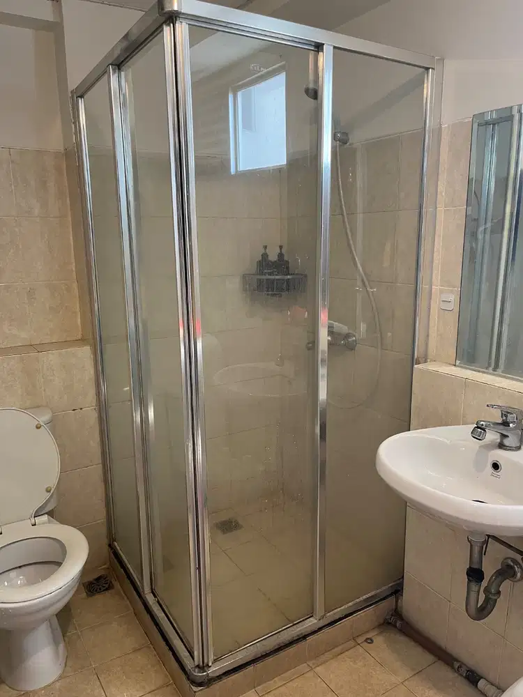 Shower box bekas berkualitas