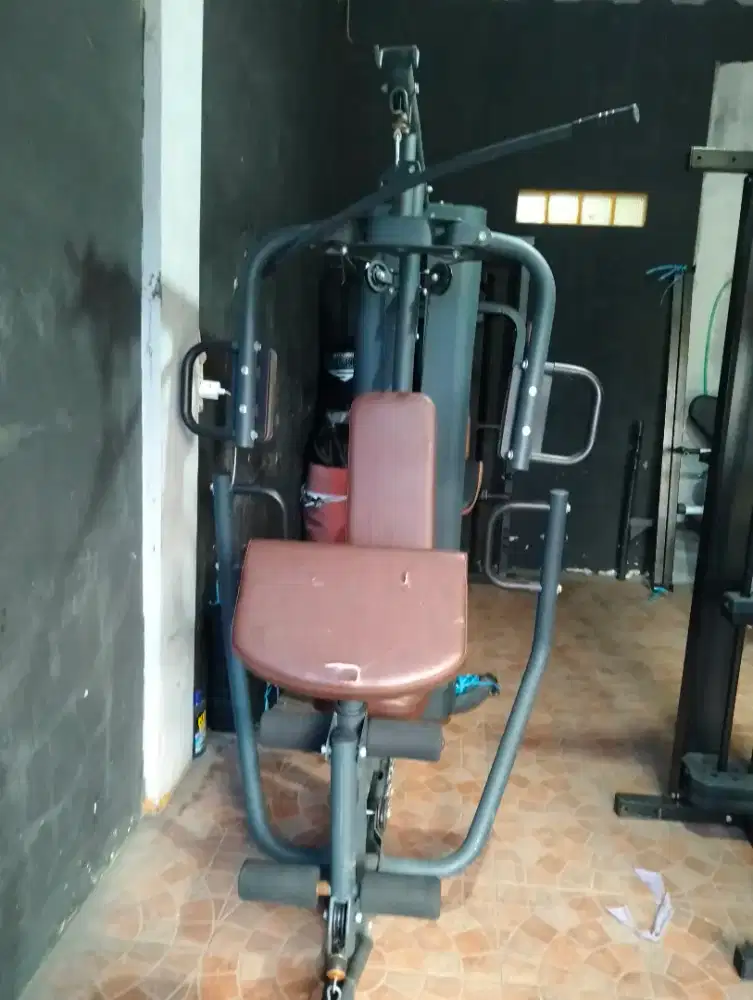 Home gym Berwyn Alat olahraga fitnes gym