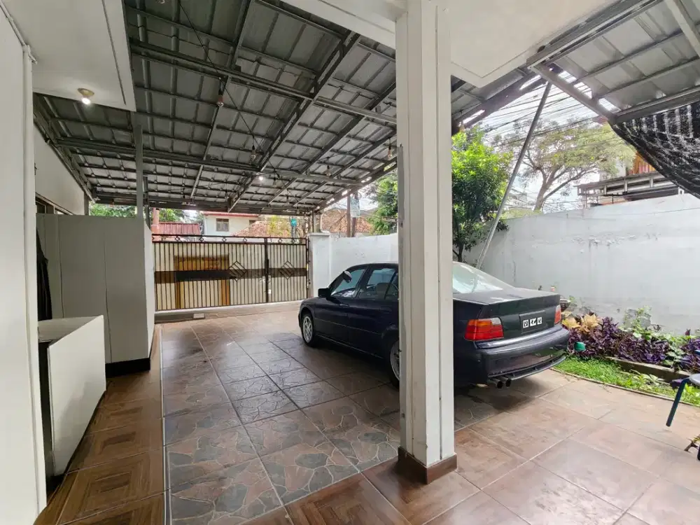 Rumah masih terawat , single house area Kalibata