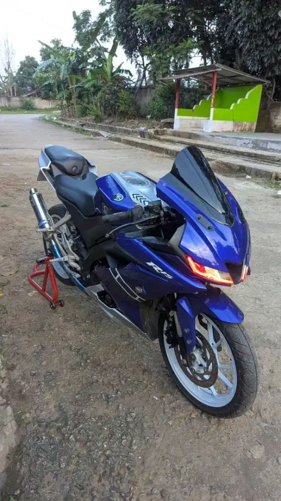YAMAHA R15V3 SECOND