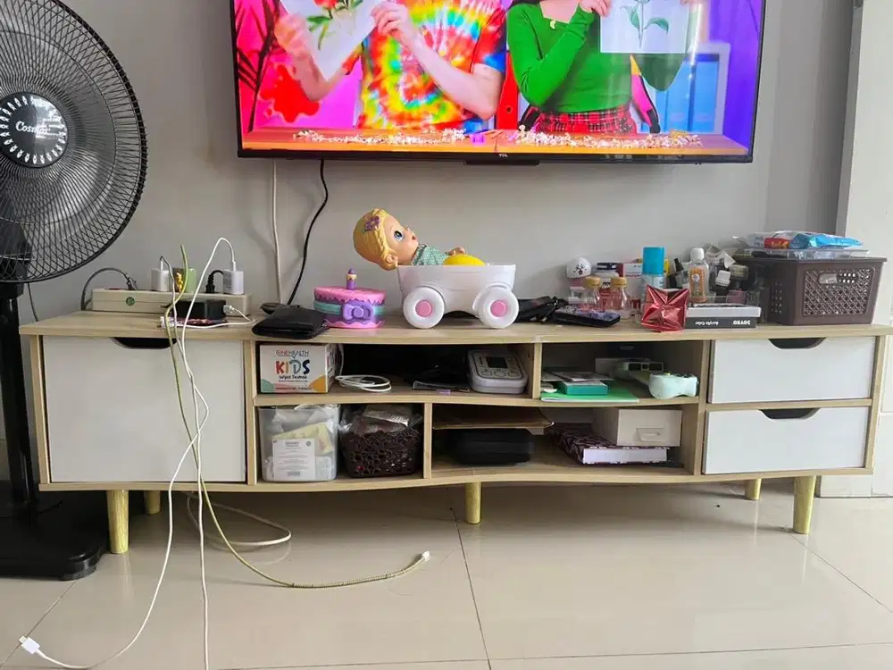 Rak TV minimalis