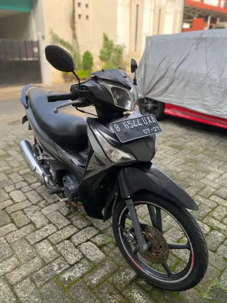 Honda Supra X 125 Helm In