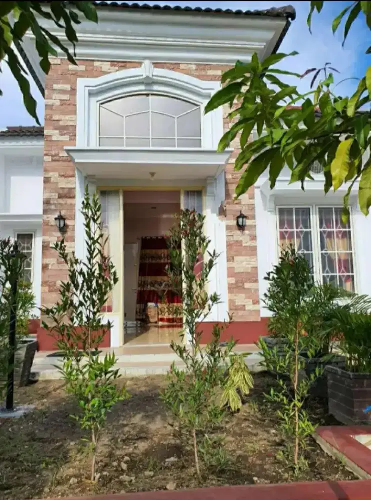 Dikontrakkan rumah di CitraLand dengan barang