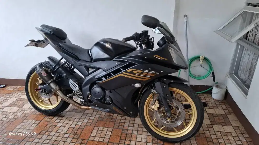 Yamaha r 15 v 2