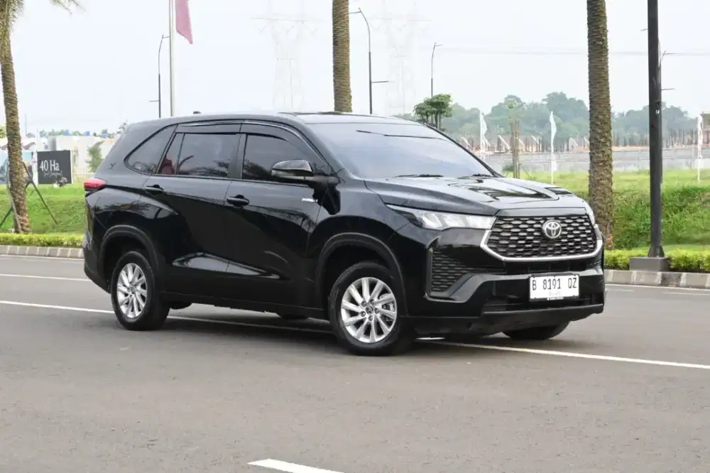 (Tdp15jt) Zenix G Hybrid 2022 Hitam