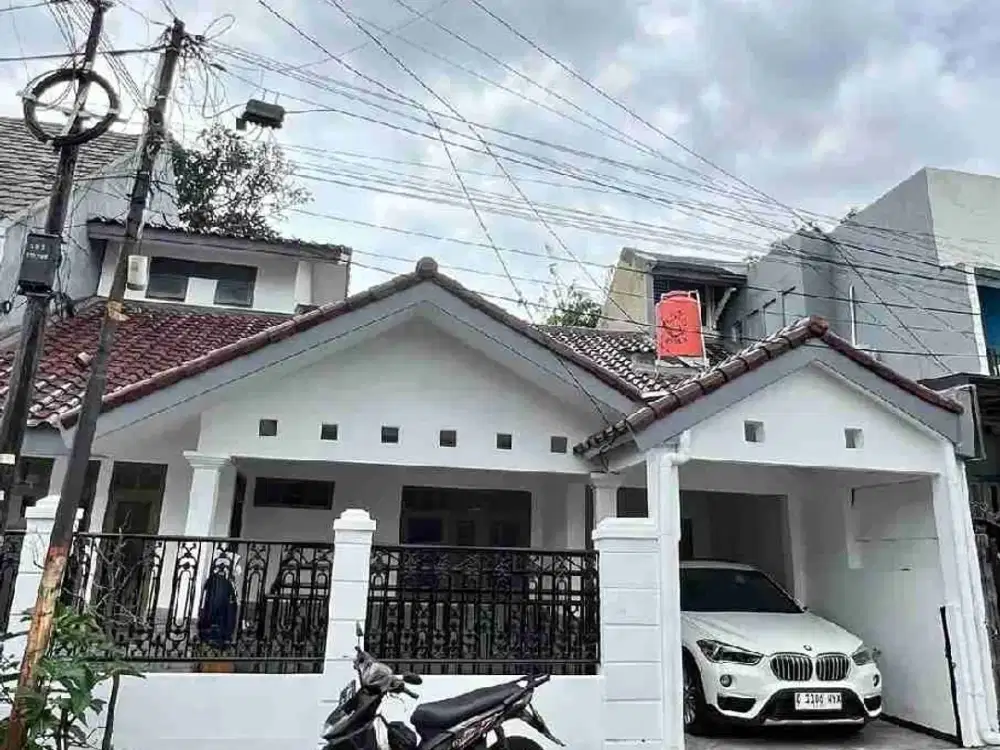 Sewa Rumah Komplek 2 Lantai Strategis Dekat Permata Hijau Kebon Jeruk Jakbar