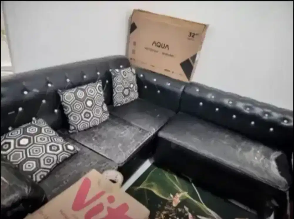 Di jual sofa kondisi sesuai gambar 500rb aja