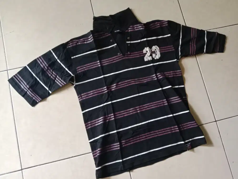 Baju warna hitam
