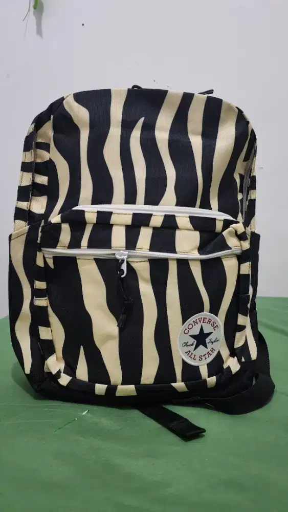 Tas converse masih baru