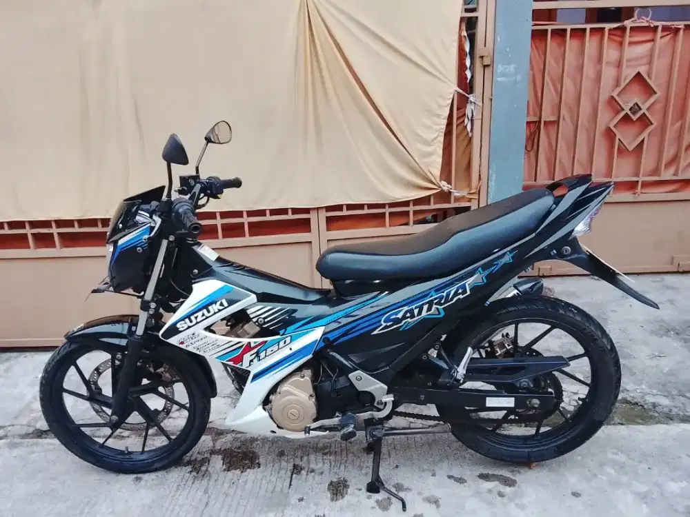 Satria FU 2014 Hitam Biru Putih