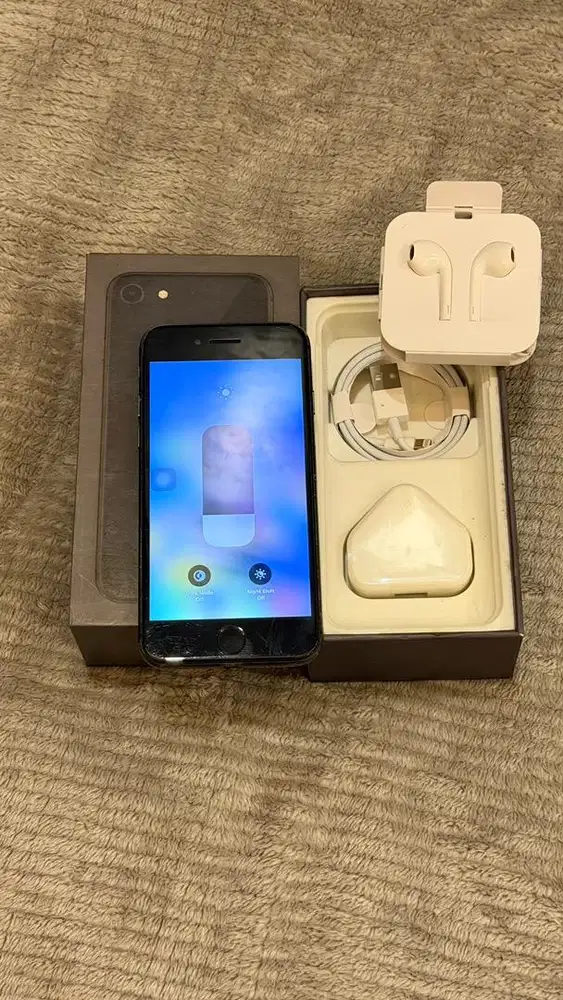 Iphone 8 Grey 64GB Terdaftar Lengkap