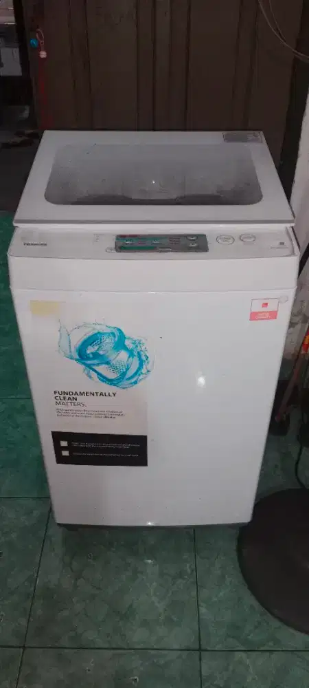 Menerima barang rusak kulkas mesin