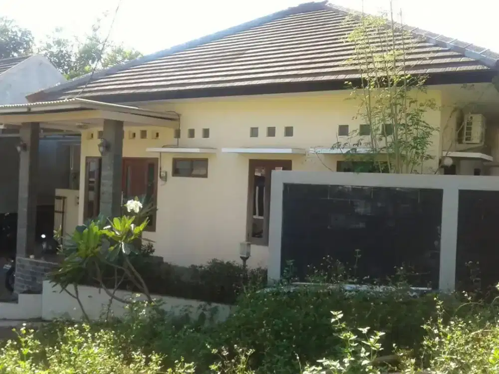 Rumah Pojok di Jangli Indah Cluster, Tembalang Semarang