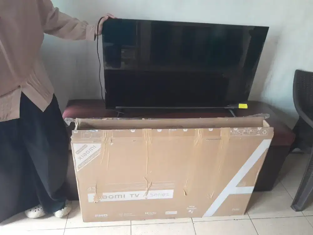 LIKE NEW GOOGLE TV XIAOMI A SERIES 43 INCH