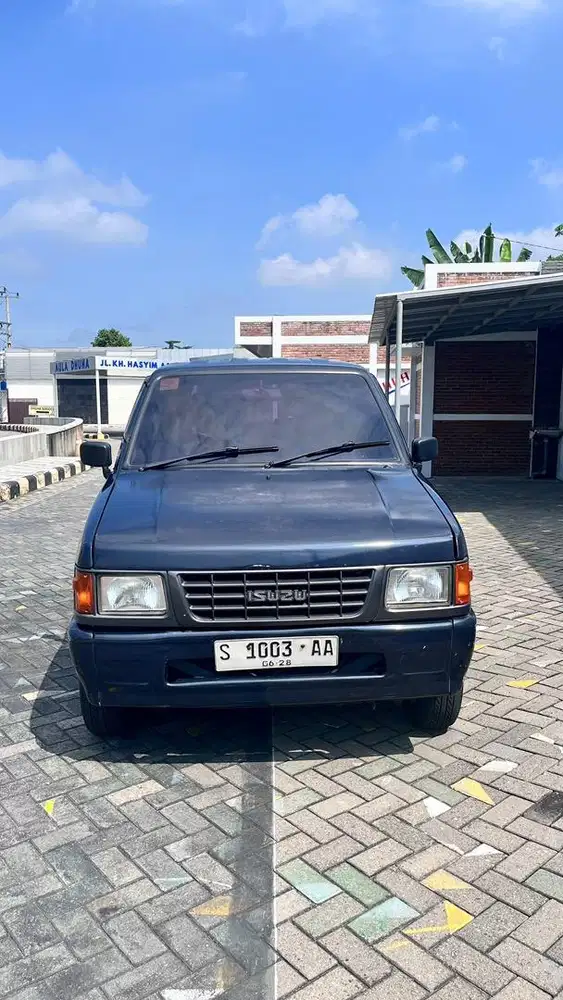 isuzu panther 1999