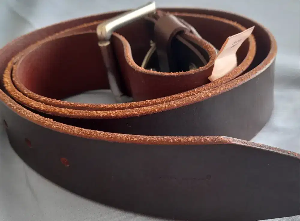 Belt Levis size 110/44 Minus Pemakaian jarang. Asli Kulit Sapi 100%