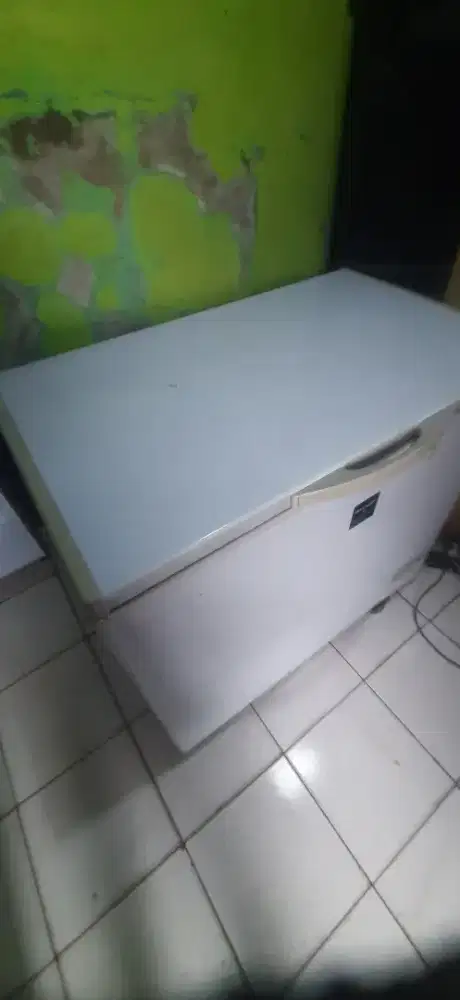 Frezer box Sharp 200 ltr GRATIS ANTAR
