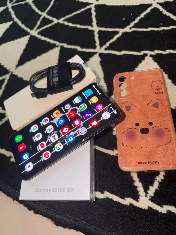 Dijual HP SAMSUNG S21 FE 5G 8/256 (Minus)