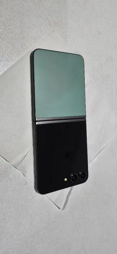 Samsung flip 5 mint green