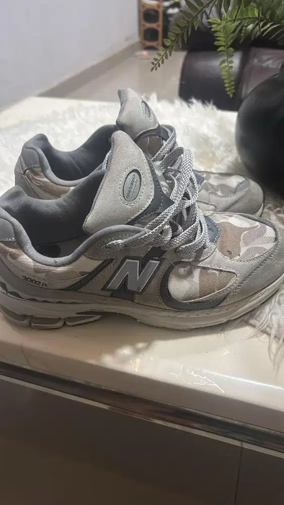 NEW BALANCE 2002R x BATHING AAPE