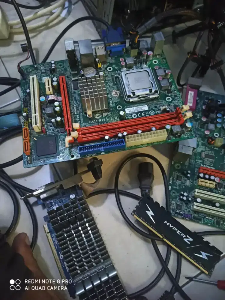 Hardware komputer bekas
