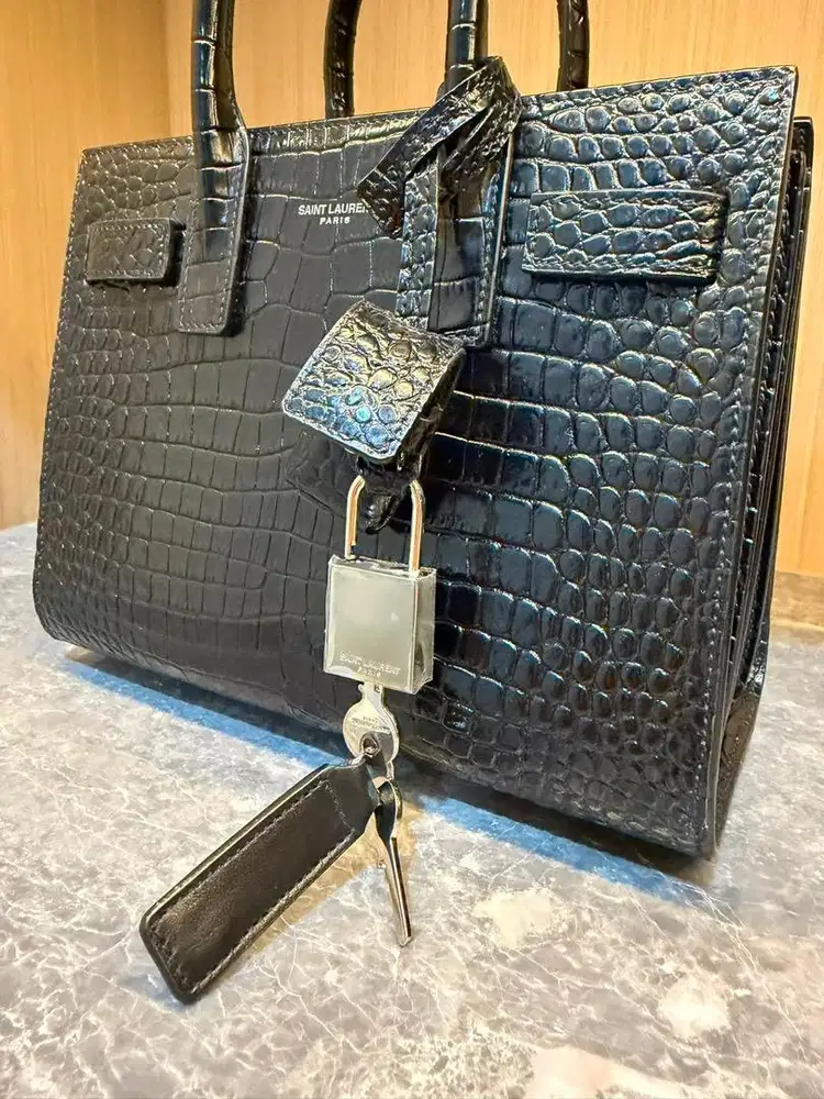 YSL Bag like New