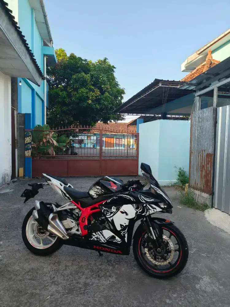 Honda cbr250rr ABS SE livery Kabuki tahun 2017 red Chasis