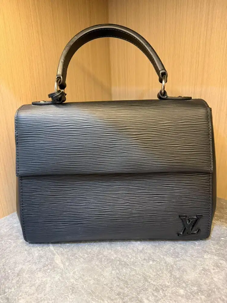 Louis Vuitton Bag second
