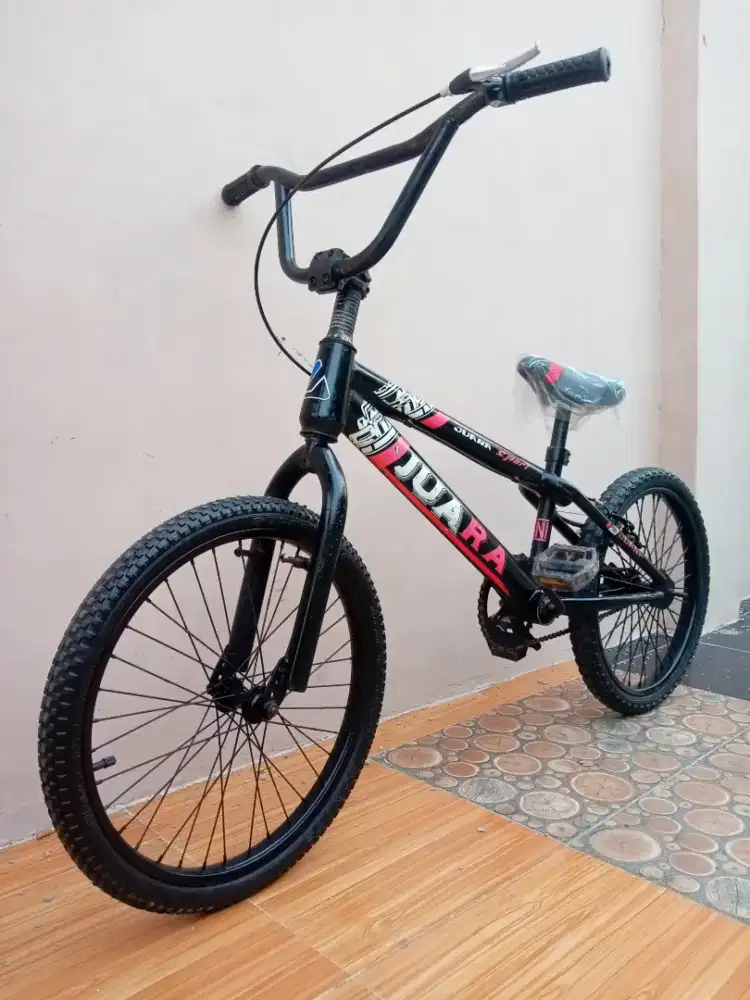 Sepeda BMX Ukuran 20.