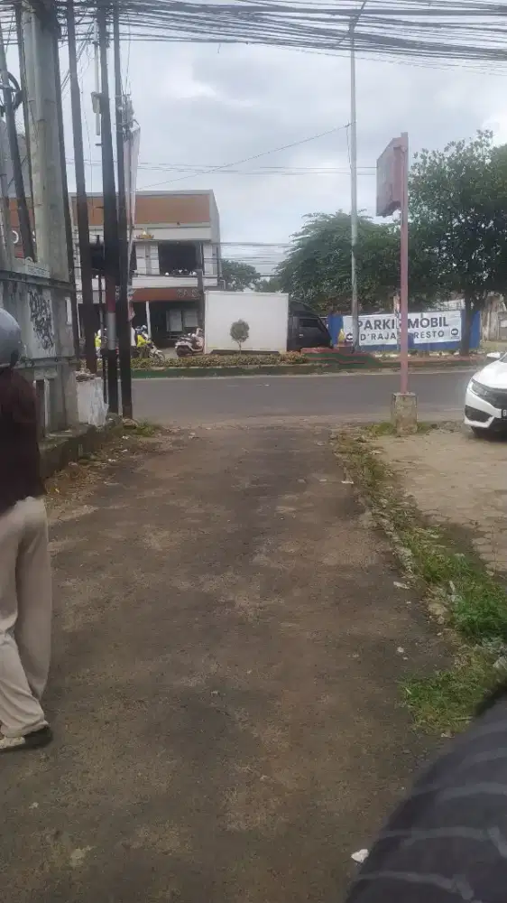 mencari pekerjaan tetap