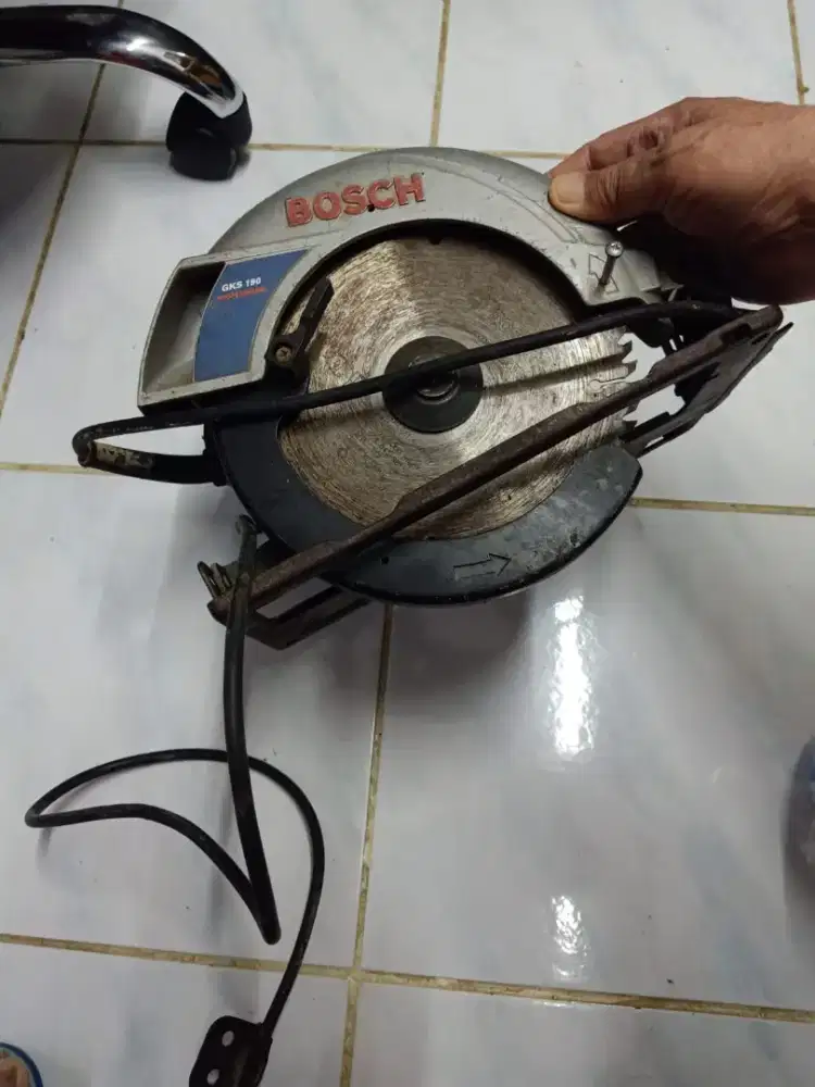 Mesin Gergaji merk bosch