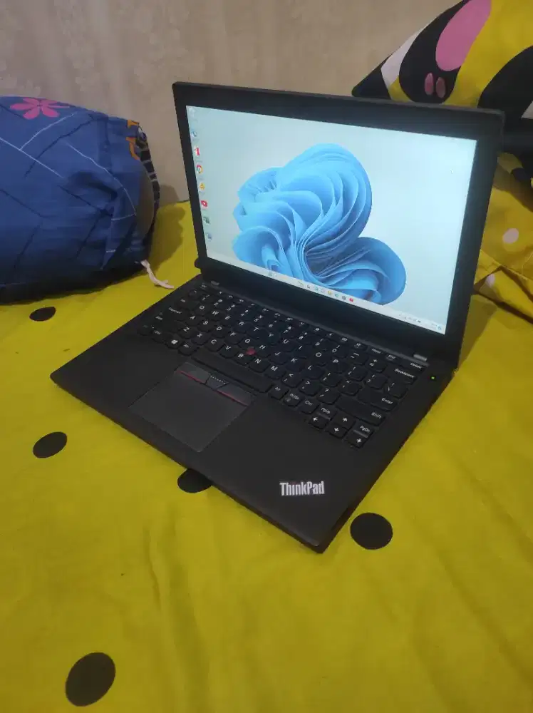 THINKPAD X270 core i5 gen6 SSDNVME256GB