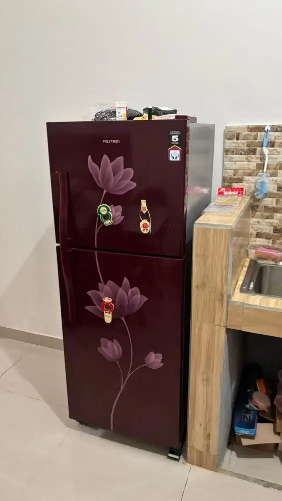 Kulkas 2 Pintu 210L Polytron type BPR 219