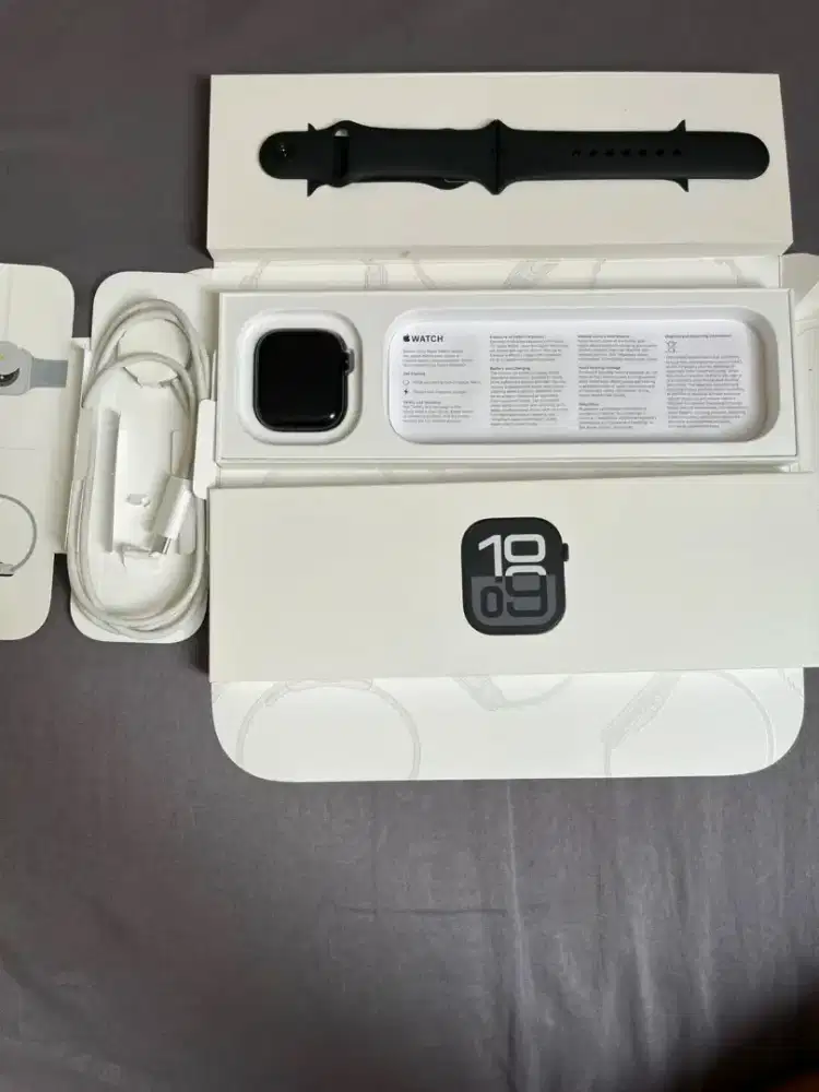 Apple watch series 10 42mm garansi on resmi ibox