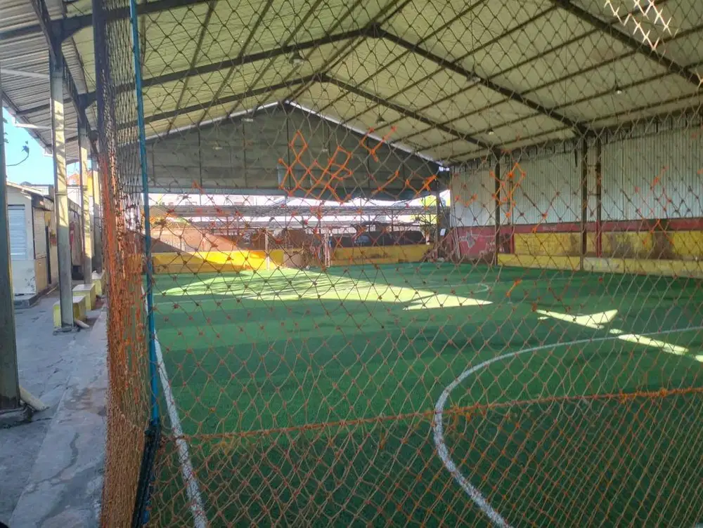 Gudang Luas bekas futsal di denpasar