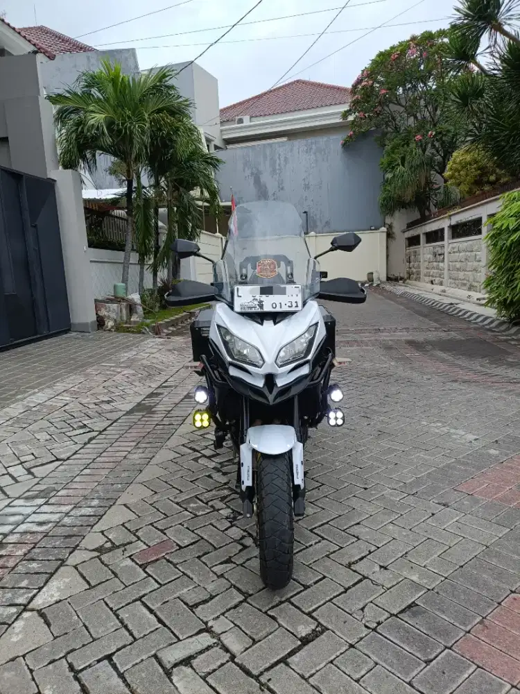 Versys 650cc Putih 2015