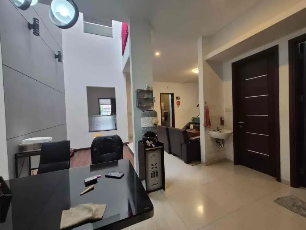 Jual Rumah Tinggal Taman Holis