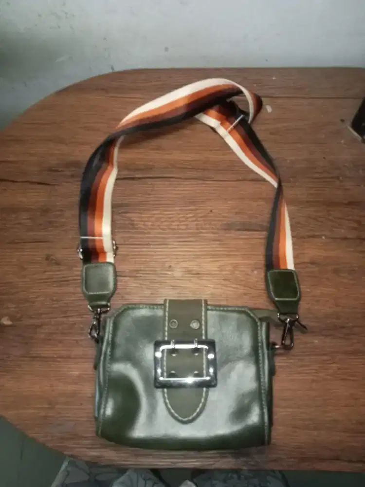 tas selempang hijau unisex