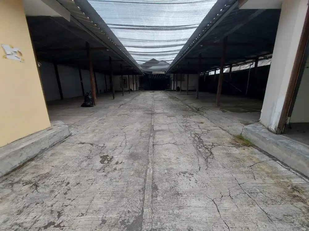 Disewakan Parkir Mobil Komersil dan Kamar Driver/Penjaga