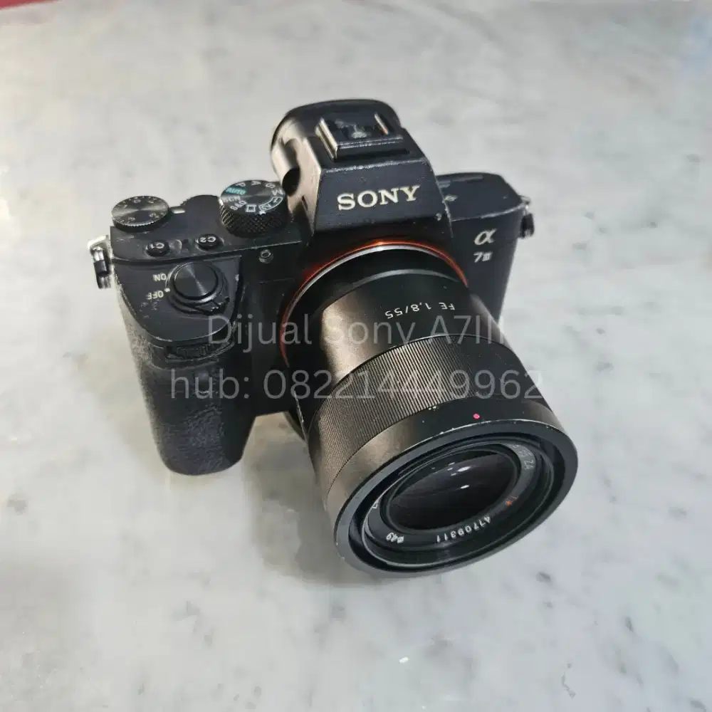 Sony A7 III + Lensa Zeiss 35mm f/2.8 - Siap Pakai ( Fungsi Prima)