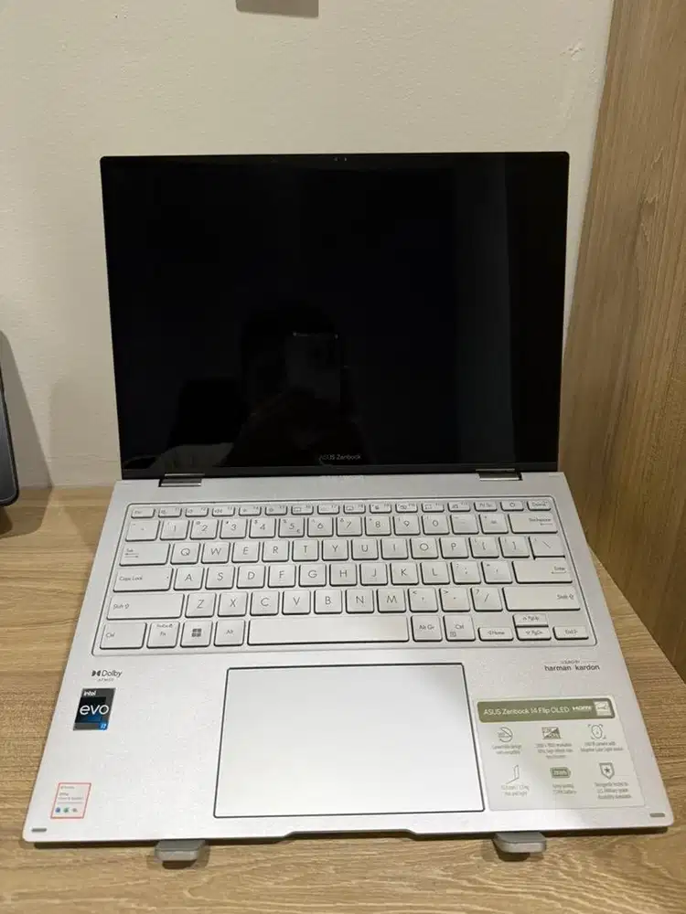 Asus Zenbook 14 Flip Oled UP3404 Intel Evo 7 GPU Iris Xe Graphic