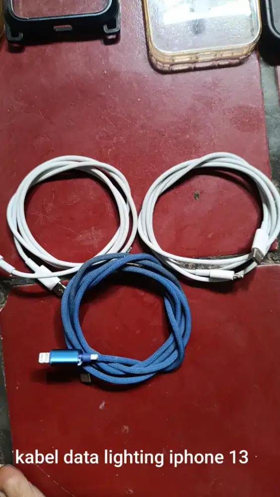 Kabel data iphone ori sama merk baseus