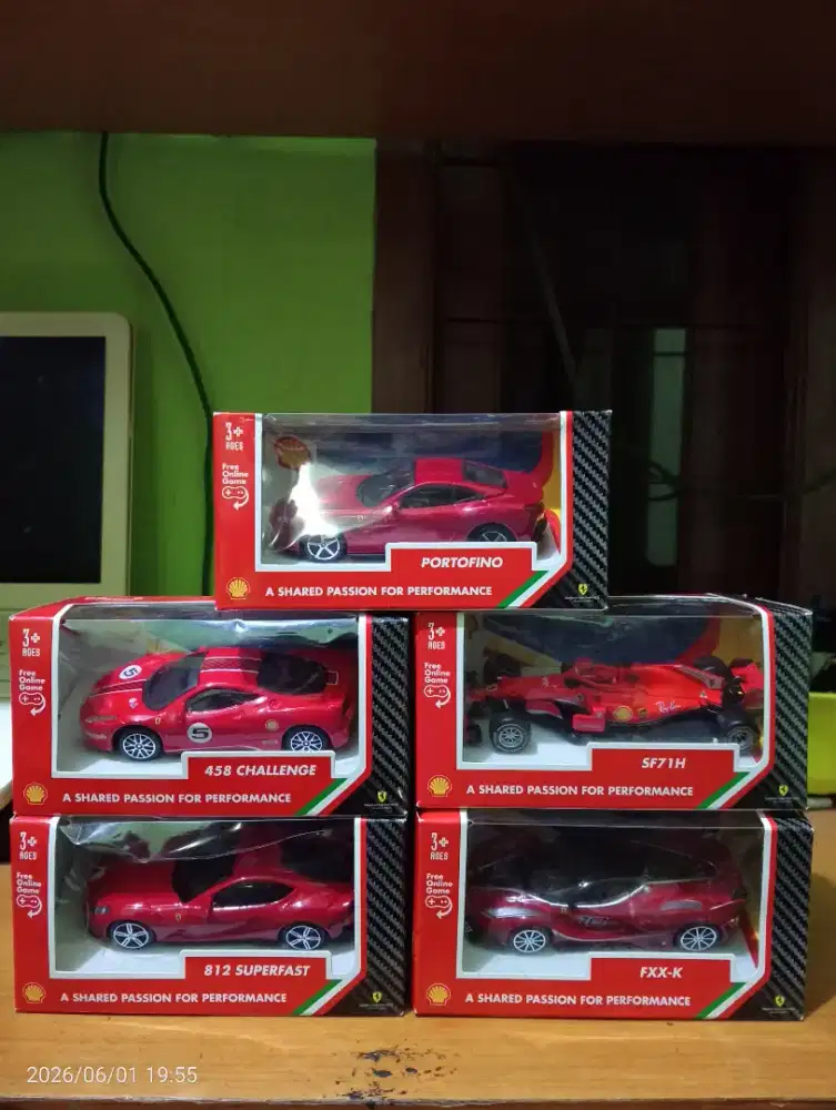 Diecast miniatur mobil edisi khusus dari Shell dengan skala 1:43.