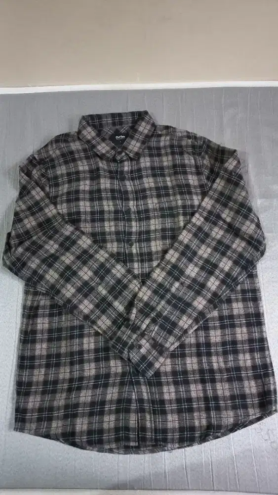 Kemeja flanel merk cut off
