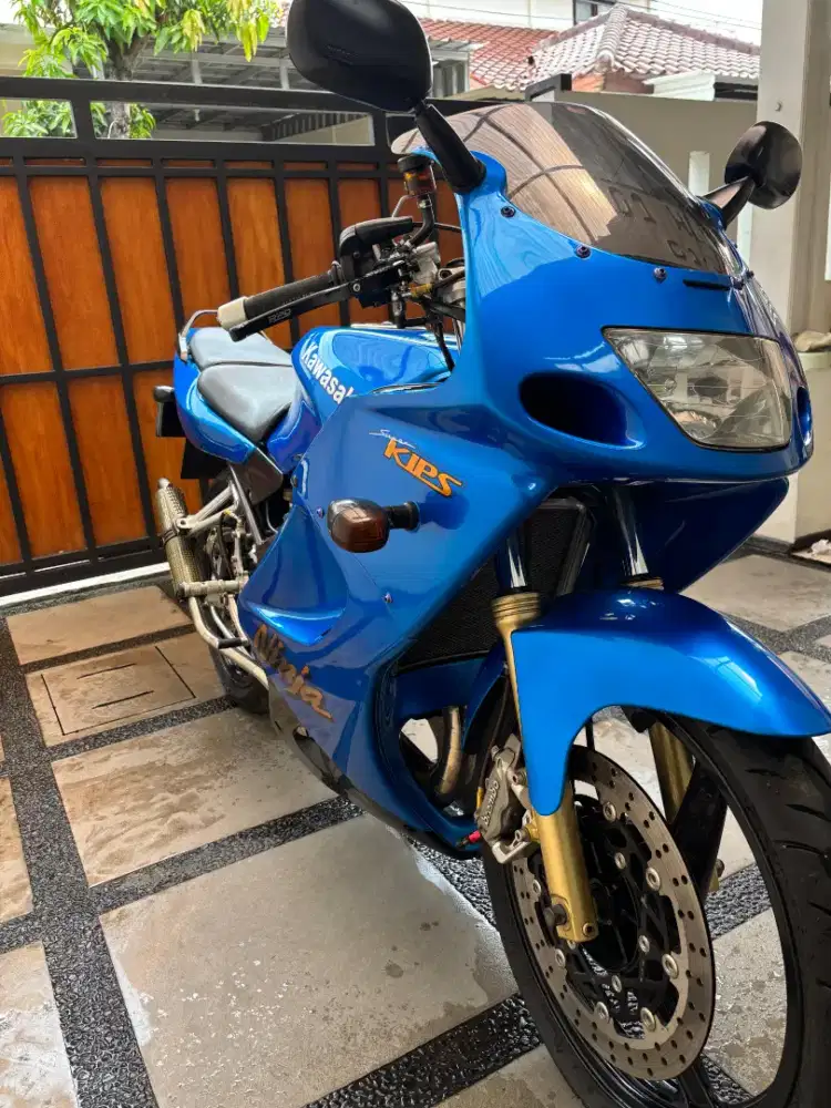 Kawasaki ZX 150 KRR