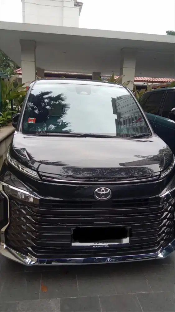 Toyota Voxy 2023 Dec
