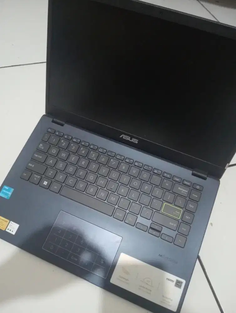 Laptop ASUS Vivobook Kondisi Mulus Pemakaian 1 Bulan