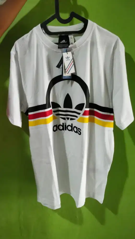 Kaos Adidas size XL