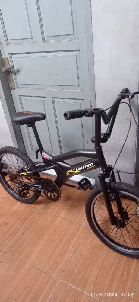 SEPEDA BMX UK 20